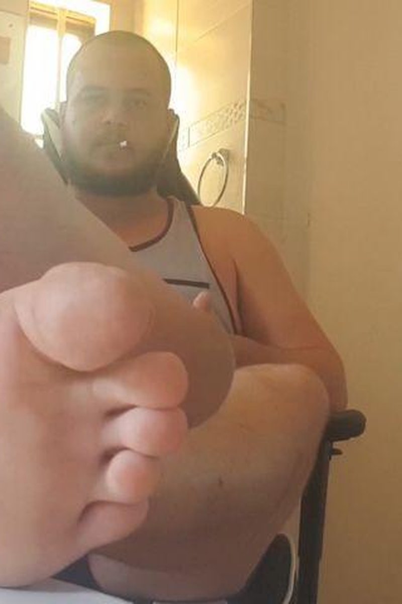 Ignoring You - Screenshot 1 of 4 - Foot Fetish