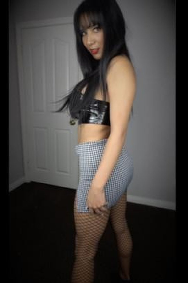 Watch Her Transform - Screenshot 1 of 4 - Femdom