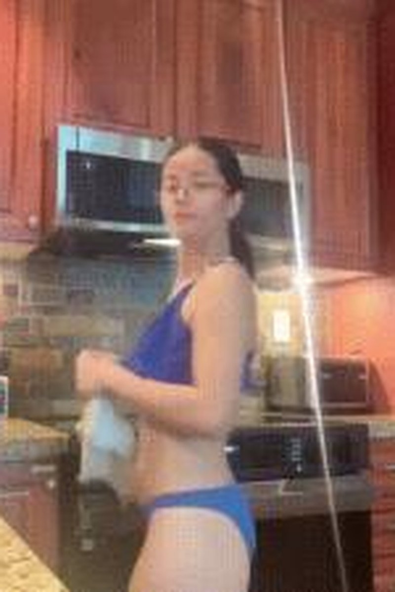 In The Kitchen - Screenshot 1 of 4 - 20-23 Years Old