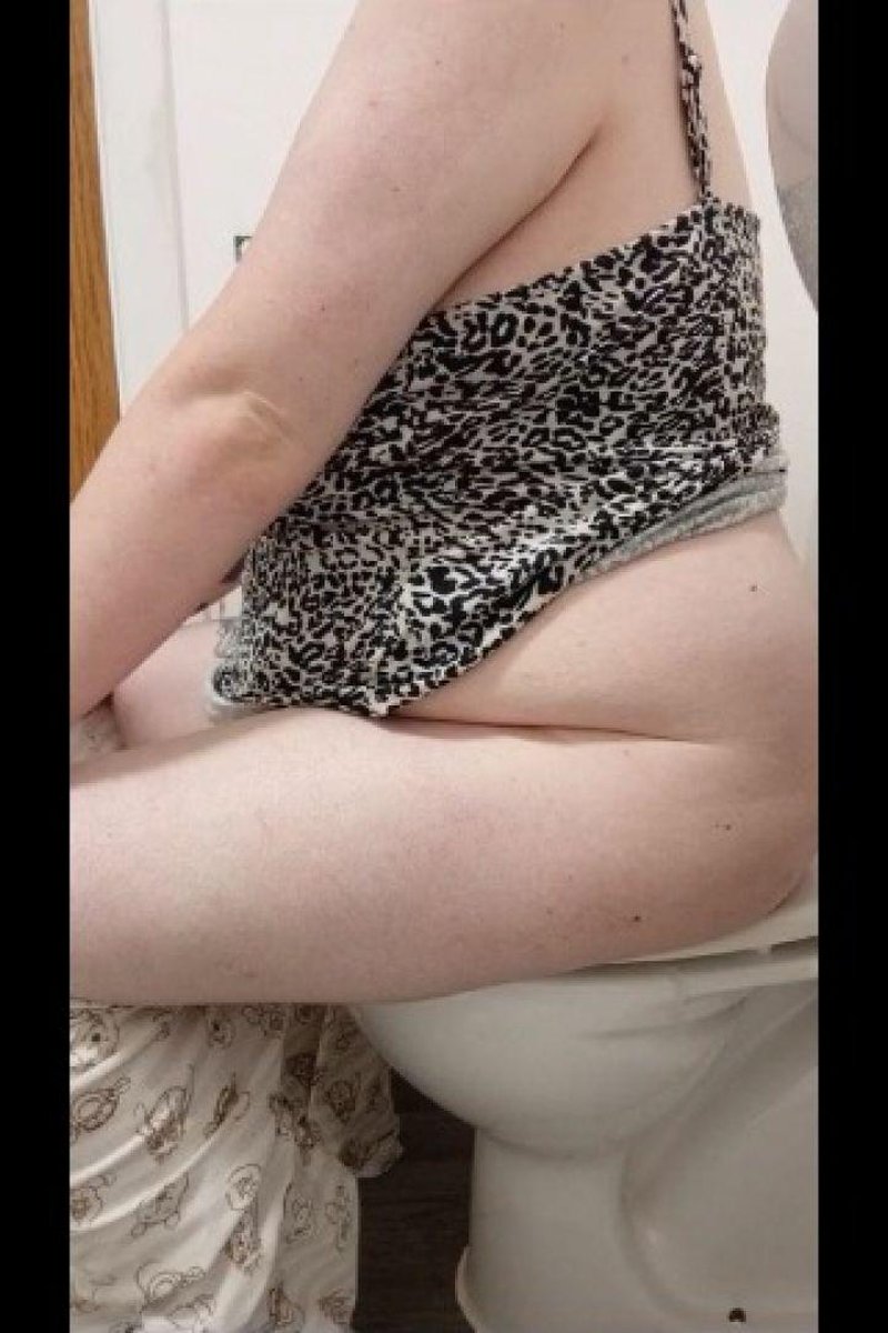 Pee Compilation - Screenshot 1 of 4 - Golden Shower