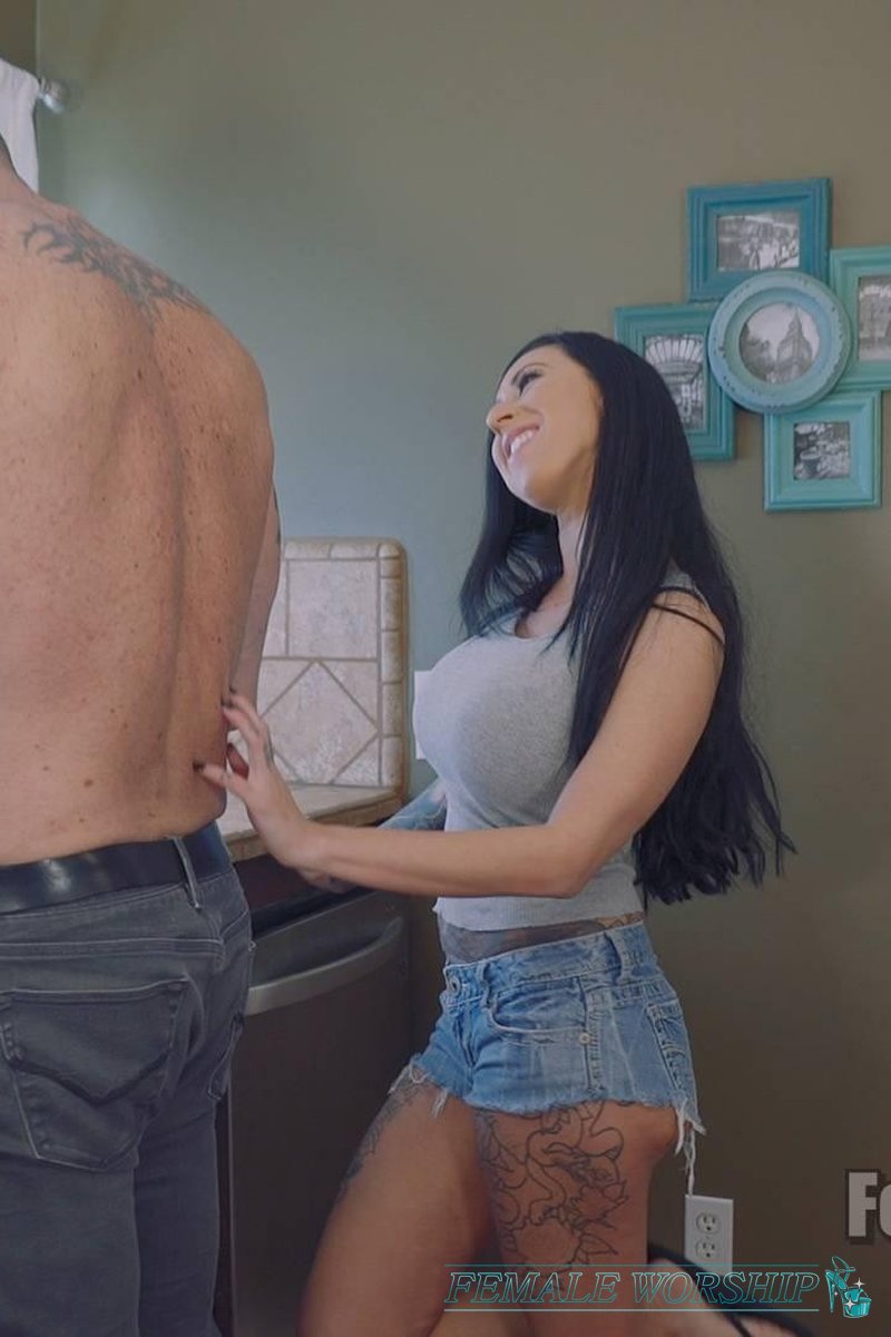 #247 - Screenshot 1 of 4 - Lily Lane