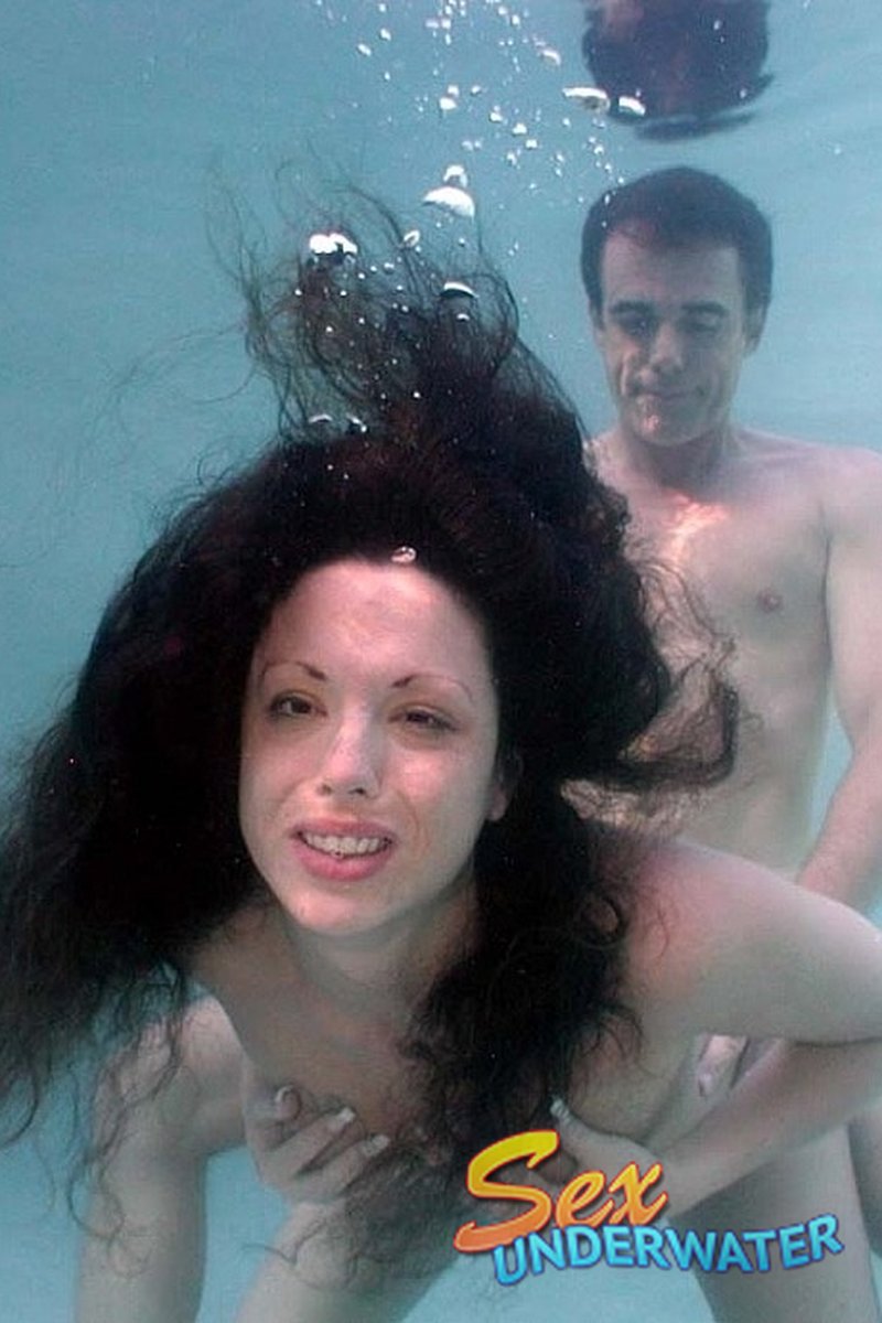 Lovers Iii - Screenshot 1 of 4 - Water