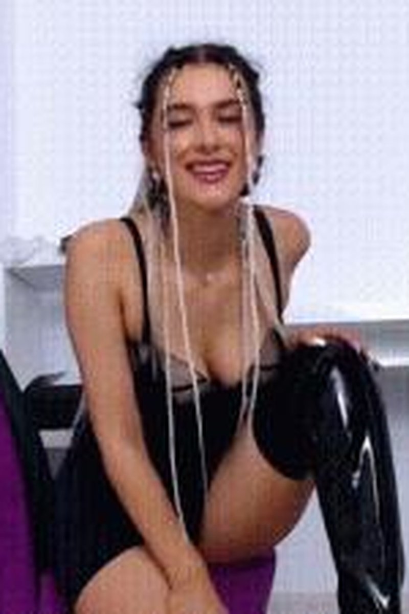 Addicted Forever - Screenshot 1 of 4 - Blackmail
