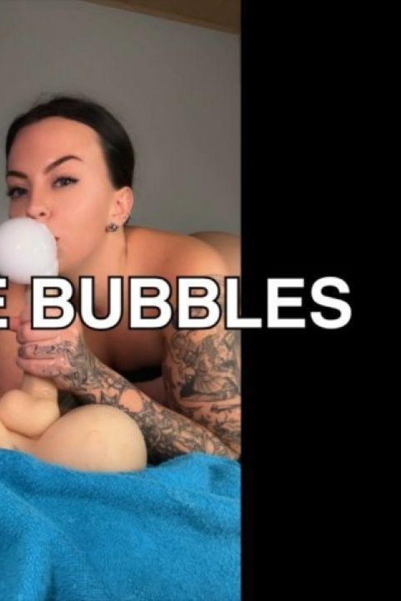 Smoke Bubbles - Screenshot 1 of 4 - Blowjob