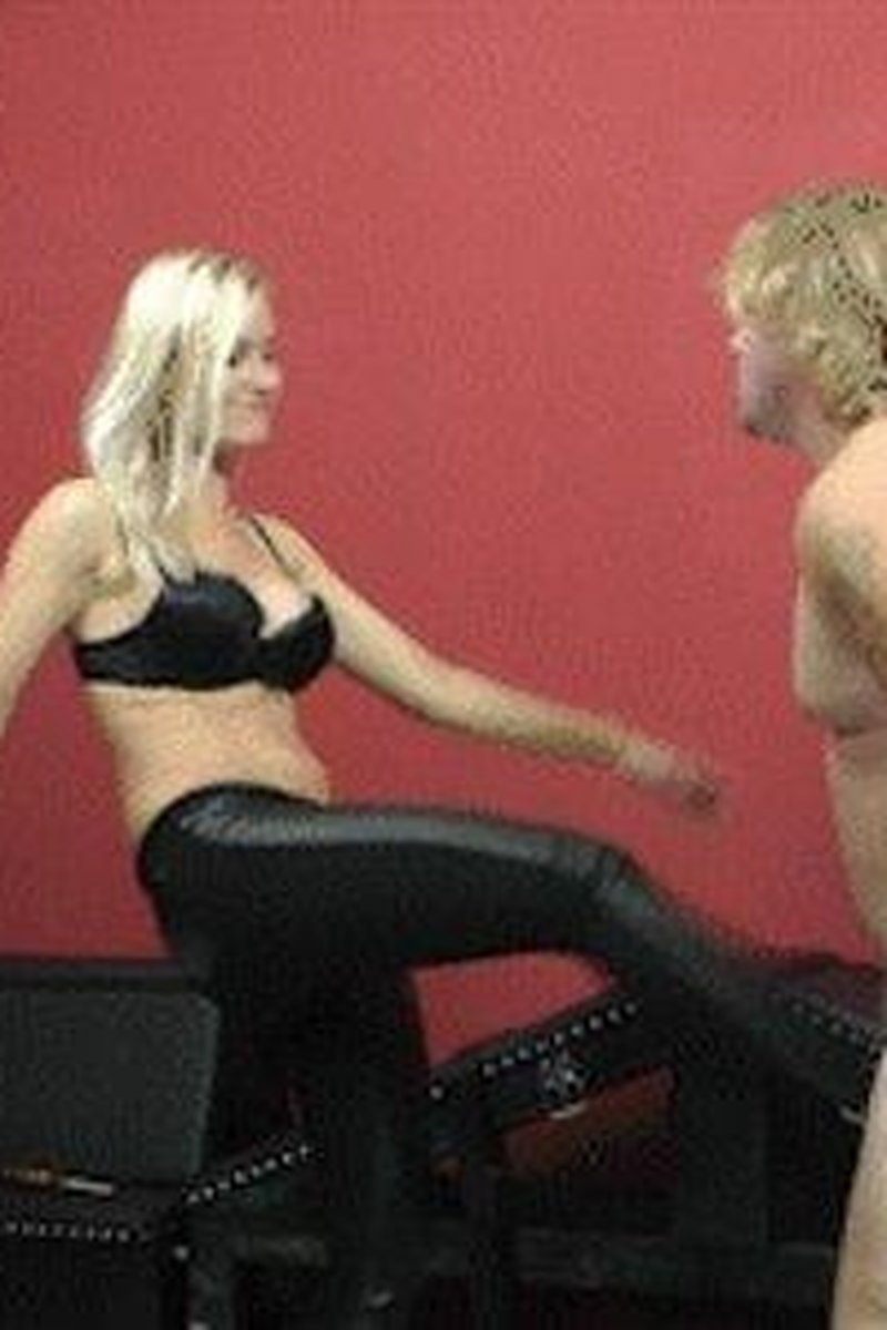 (Full HD) Collapsing Slave - Screenshot 1 of 4 - BDSM