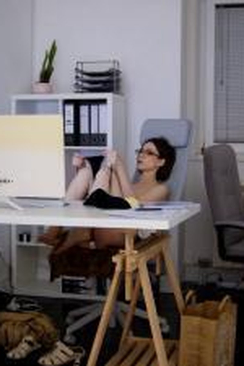 Office Embarrassment - Screenshot 1 of 4 - Adult Role Play