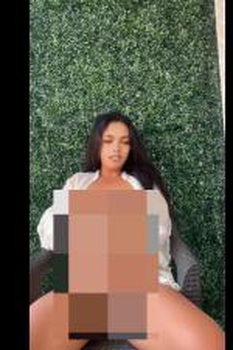 A Soft Touch - Screenshot 1 of 4 - Medium Tits