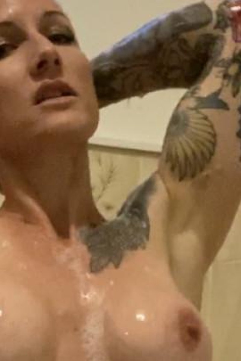 Bath Scene - Screenshot 1 of 4 - Bathroom