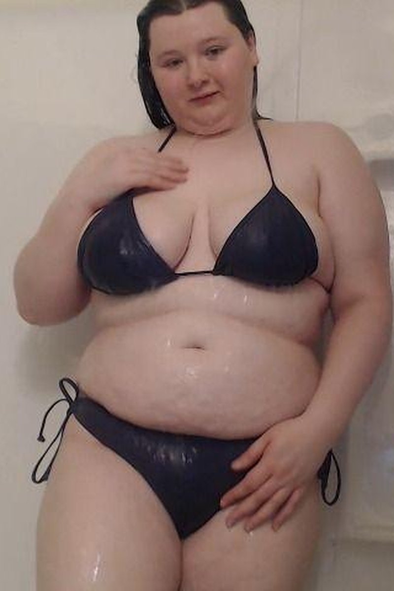 Soapy Bikini Shower - Screenshot 1 of 4 - BBW