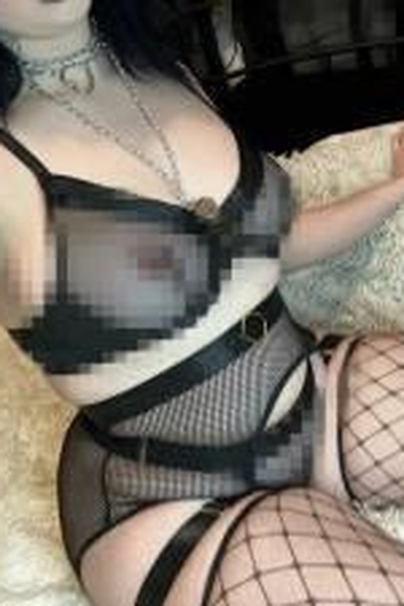 Goon - Screenshot 1 of 4 - Femdom