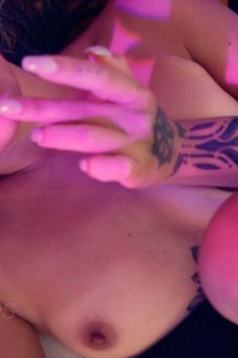 House Party Hookup - Screenshot 1 of 4 - All Sex
