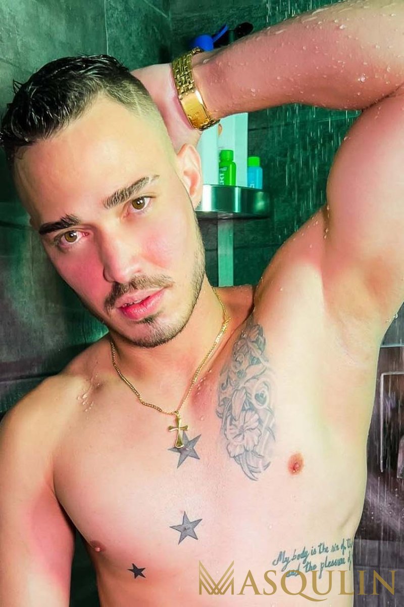 Hot Af: Thiago - Screenshot 1 of 4 - Shower