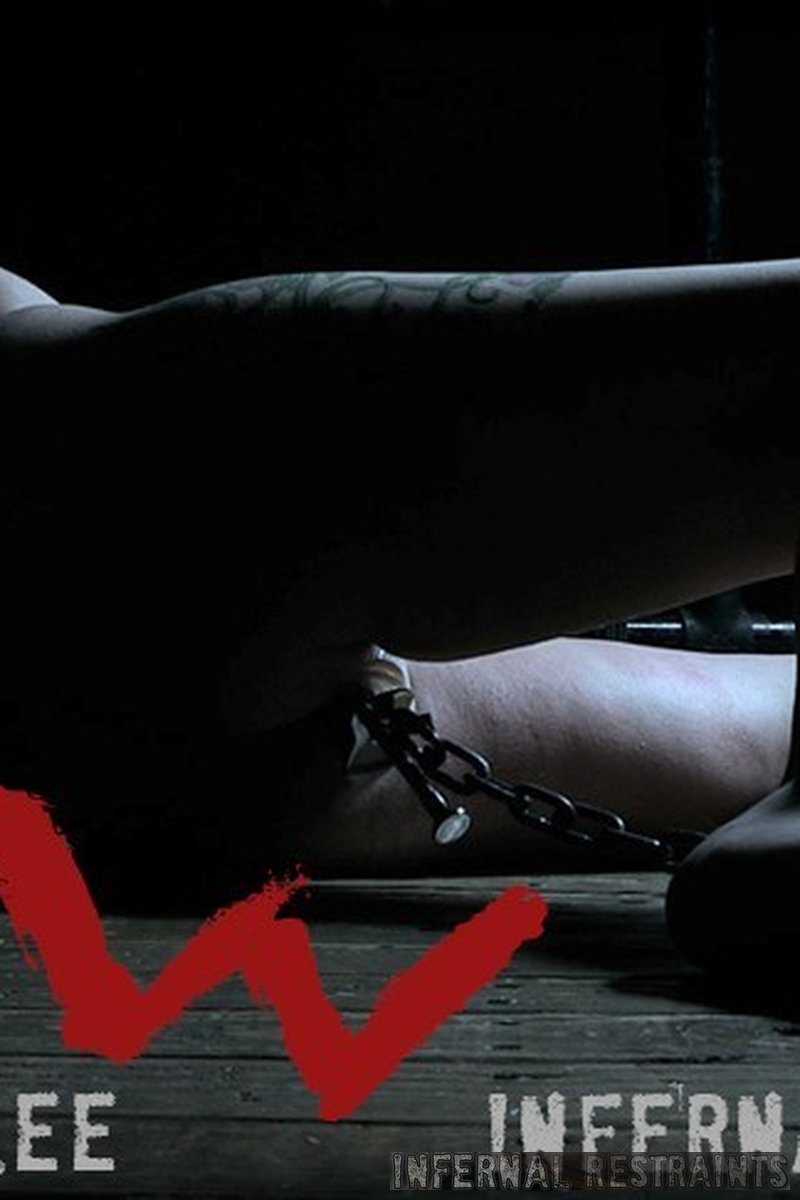 Saw - Screenshot 1 of 4 - BDSM