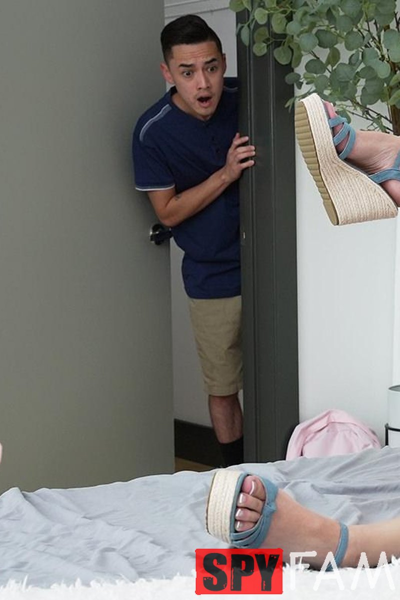 Sneaking Stepbro - Screenshot 1 of 4 - Teen (18-22)