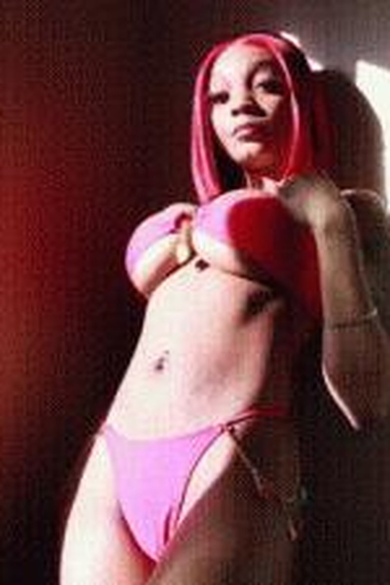 Bikini Enticement - Screenshot 1 of 4 - Bikini-swimsuit Fetish