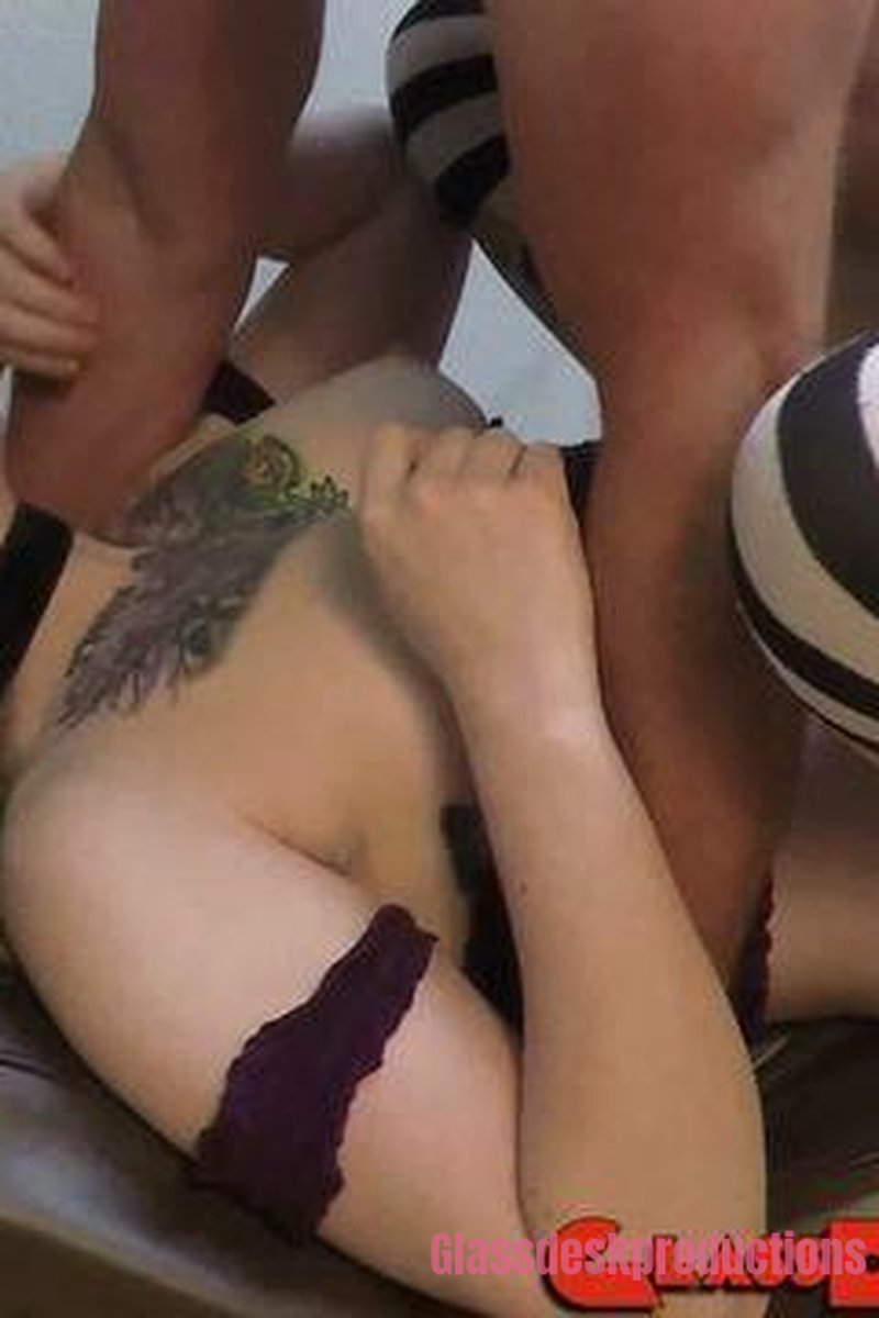 Manic Moxxi Casting Full - Screenshot 1 of 4 - Blowjob