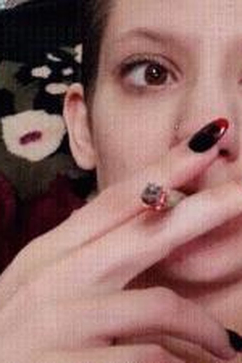 Seductive Smoke - Screenshot 1 of 4 - Close Up
