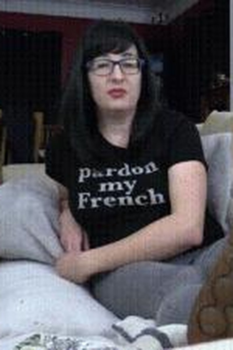 TP-iwantclipsmaryanredfrench-french-socks-humiliation-en-chaussettes-roses