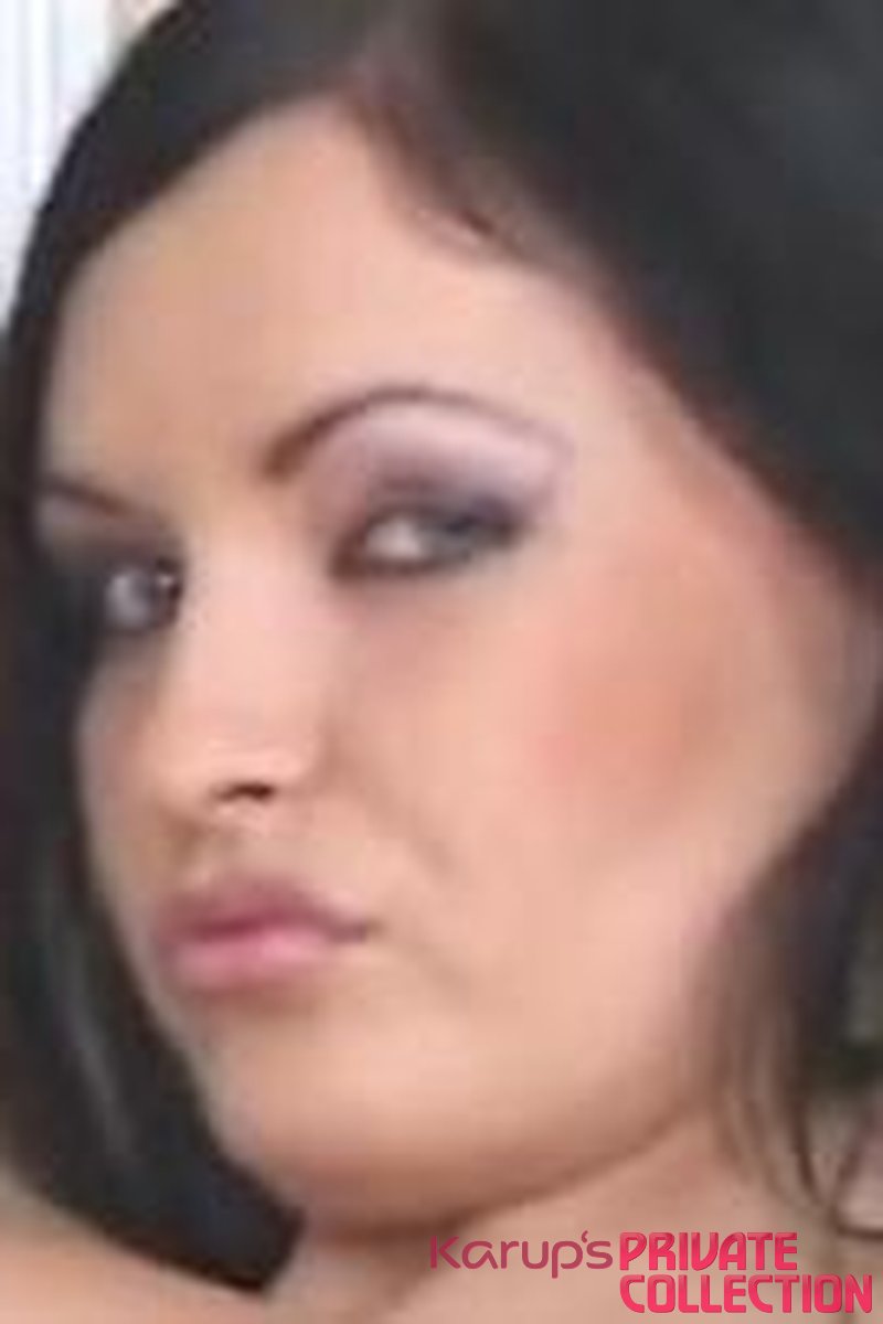 Lora - Screenshot 1 of 4 - Lora Black