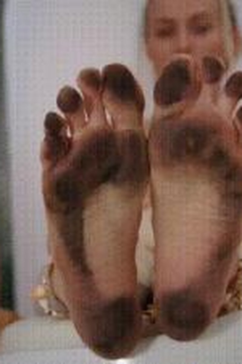 TP-iwantclipspolishmistress-2-clips-worship-dirty-soles-of-galyna-and-miriam-polish-and-english-language-mix-hd-2560x1440