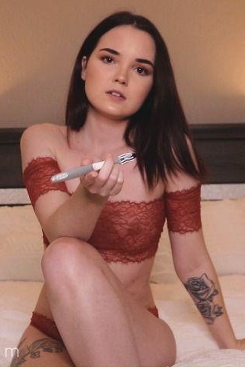 Ass Training - Screenshot 1 of 4 - Bitch