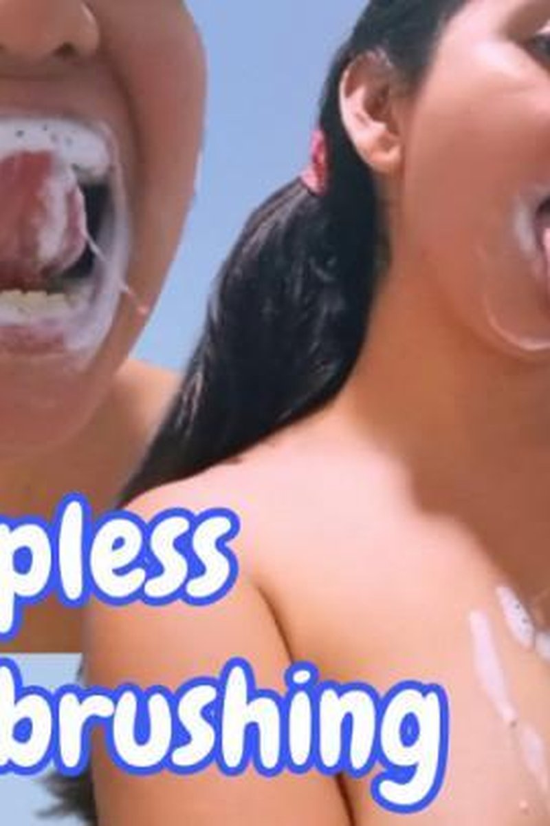 Topless Teeth Brushing - Screenshot 1 of 4 - Brushingteeth