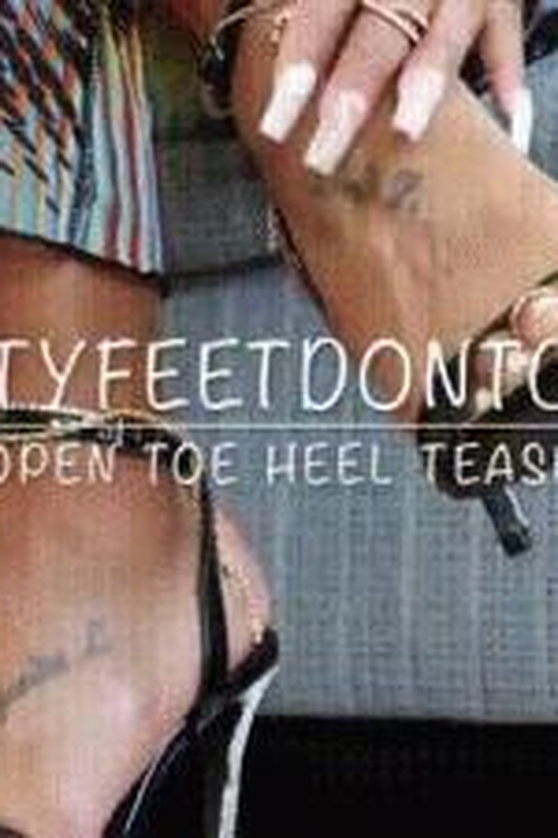 Open Toe Shoe Dangle - Screenshot 1 of 4 - Foot Fetish