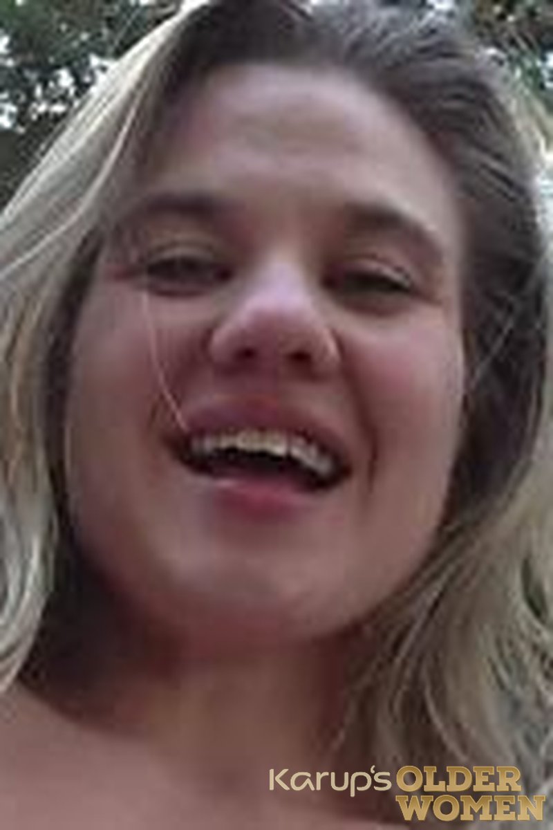 Playing Outside - Screenshot 1 of 4 - Mar B