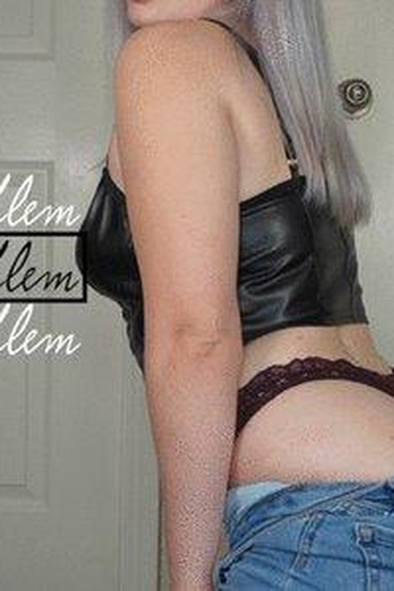 You're The Problem - Screenshot 1 of 4 - Ass Worship
