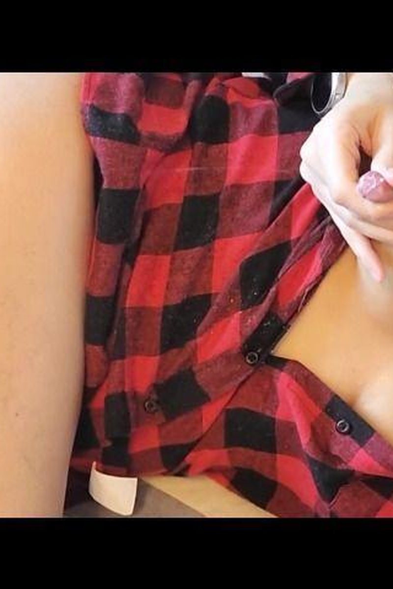 Plaid Princess - Screenshot 1 of 4 - Breast Play