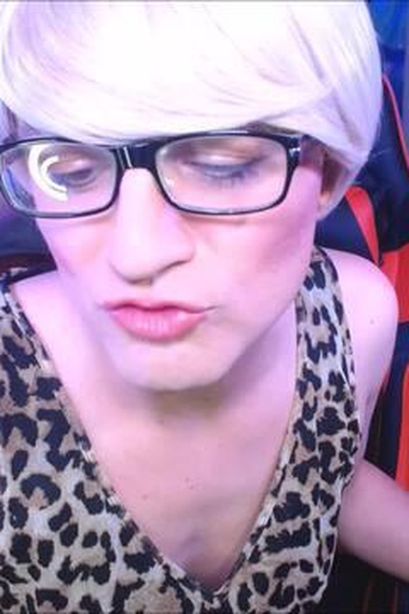 Sissy Task #2 - Screenshot 1 of 4 - Amateur