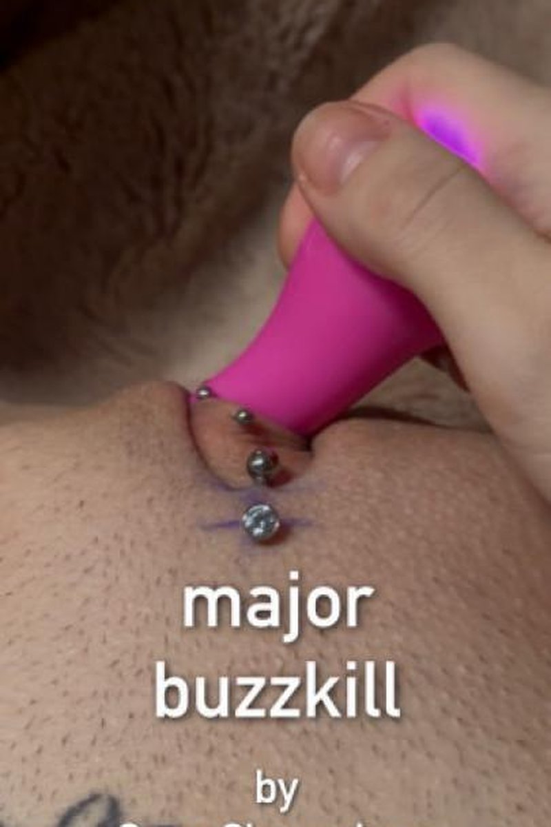 Major Buzzkill - Screenshot 1 of 4 - Babes