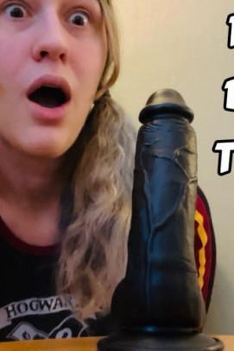 Big Dick Tutorial - Screenshot 1 of 4 - BBC Dildo