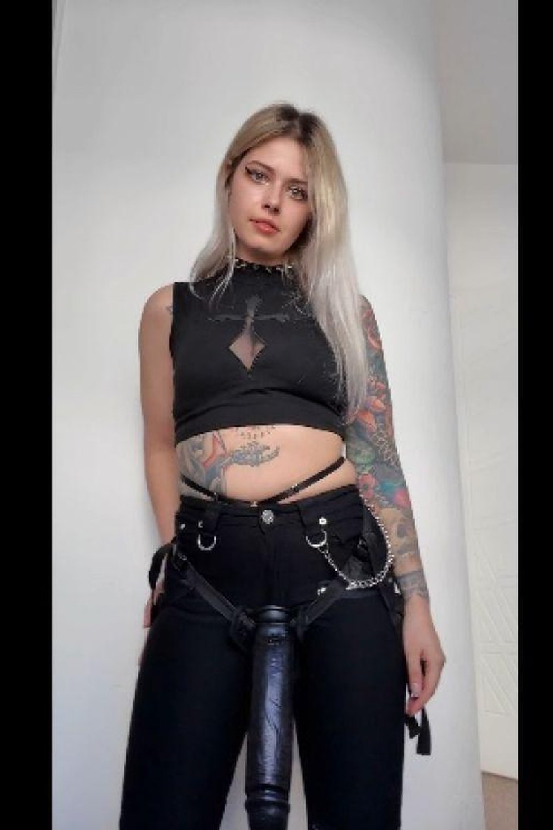 Sissy Pegging POV - Screenshot 1 of 4 - Femdom