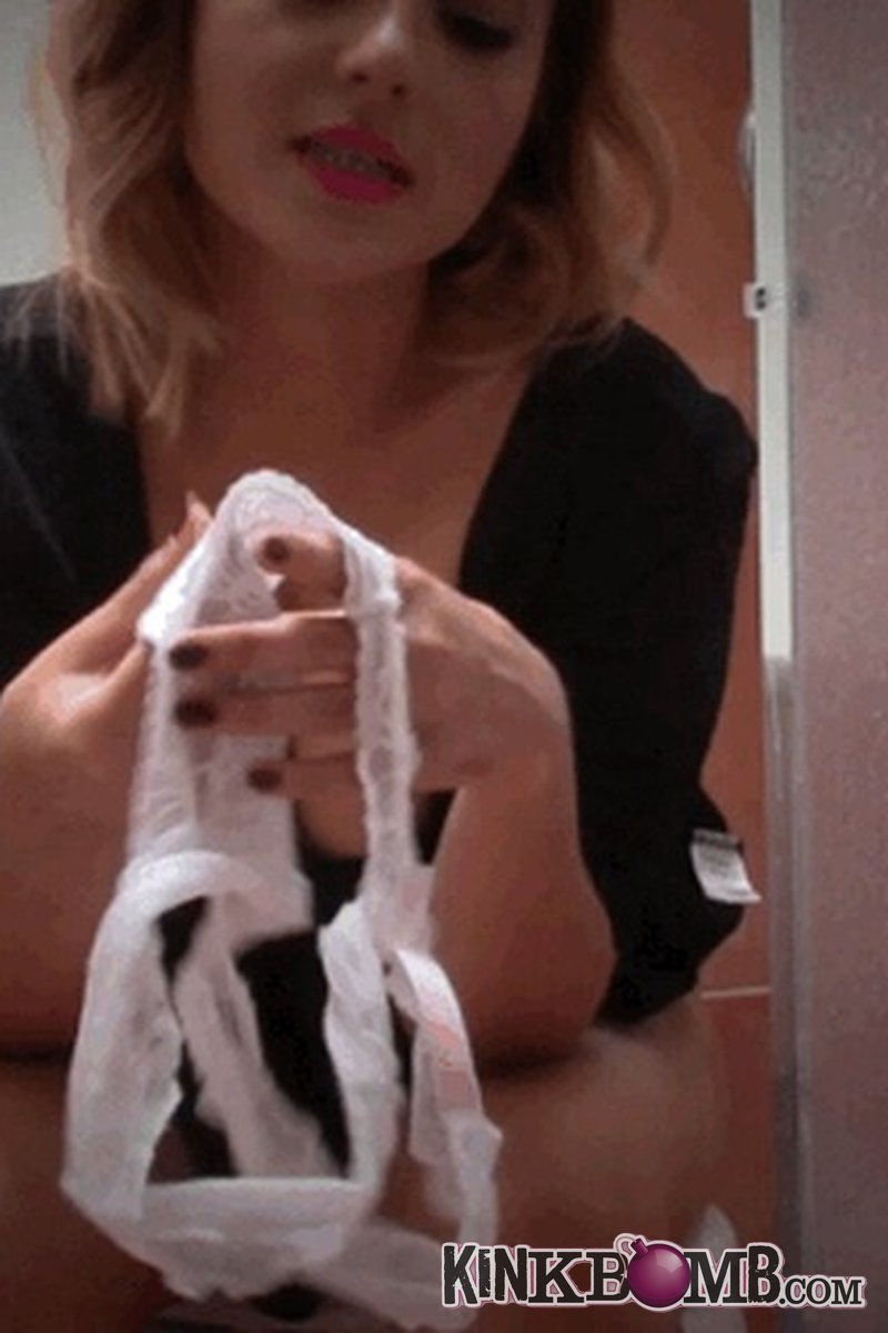 Christyberrieclips: Potty Mouth Boss - Screenshot 1 of 4 - Ass Worship