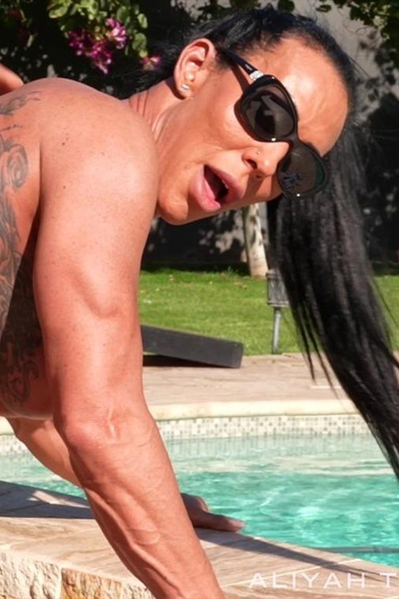 BBC Anal Poolside Perversion - Screenshot 1 of 4 - Anal