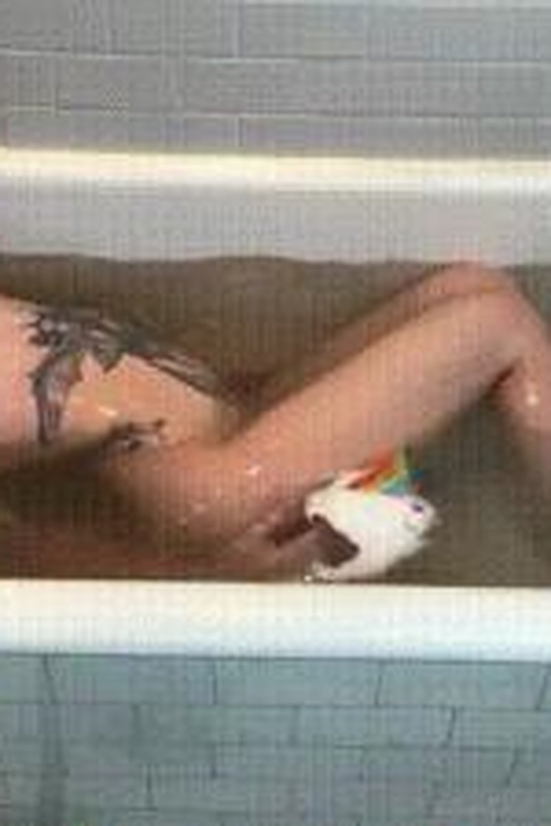 Bath Time - Screenshot 1 of 4 - Babes