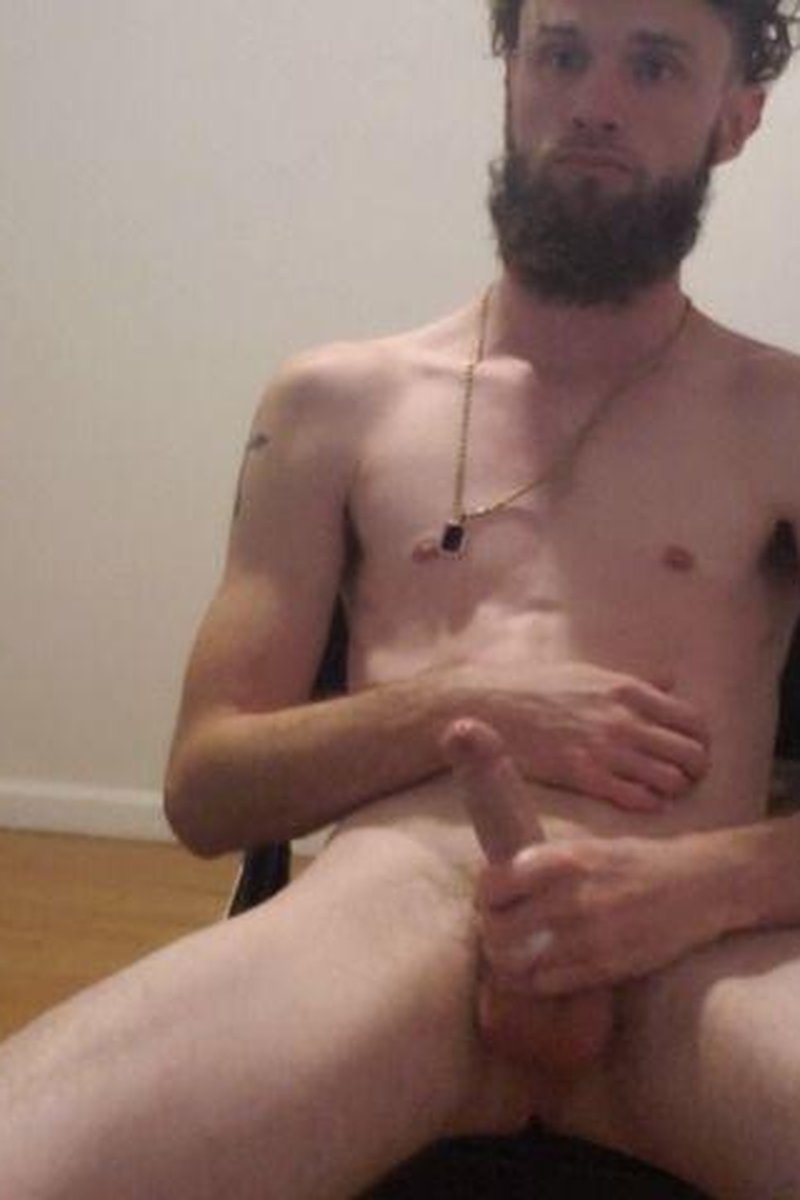 Jacking Off Before Work - Screenshot 1 of 4 - Beards