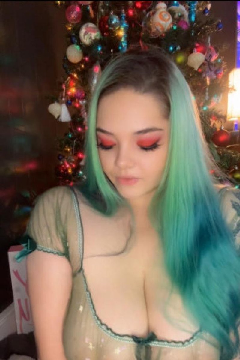 Jingle Bells - Screenshot 1 of 4 - Big Tits