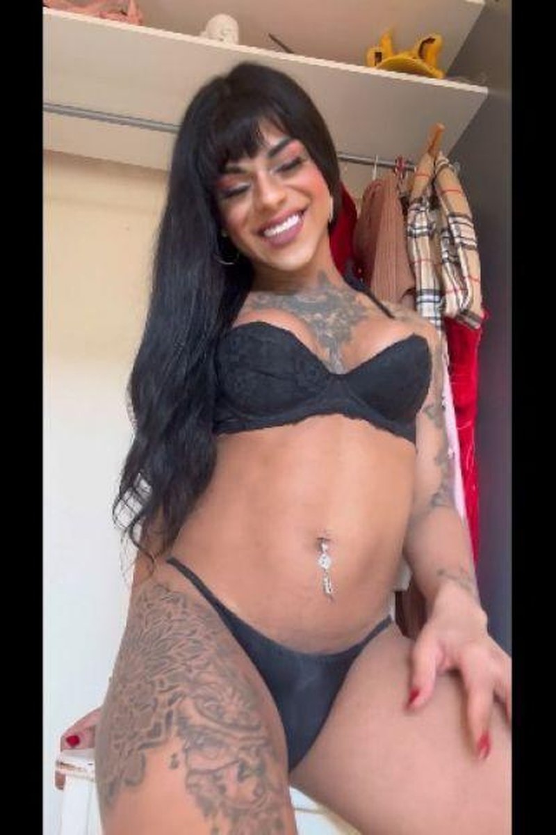 I'm Pretty - Screenshot 1 of 4 - Belly Fetish