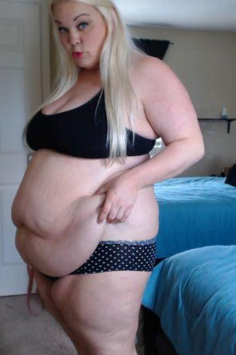 Latest Weight Gain Measure And Show Off - Screenshot 1 of 4 - BBW