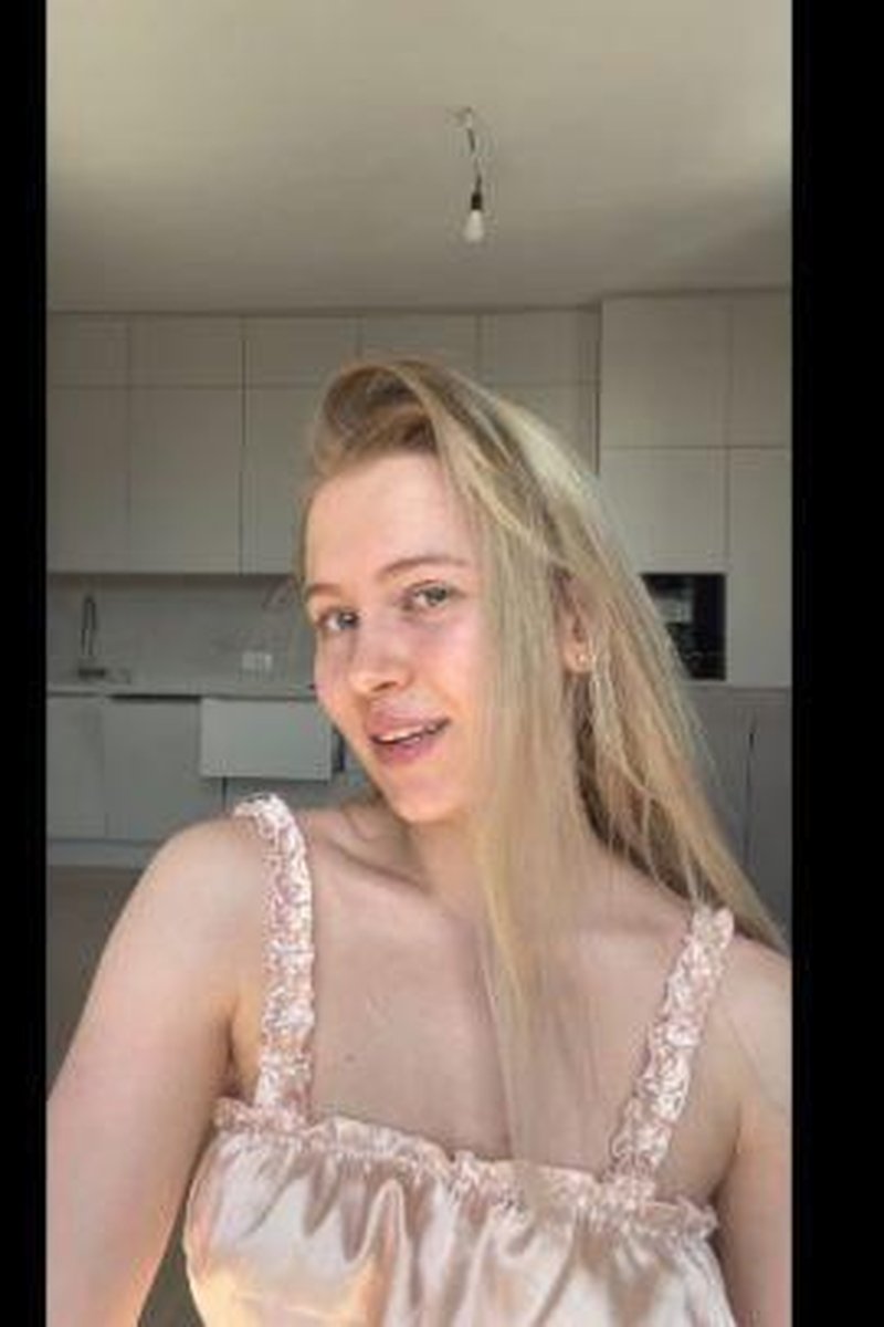 Alone Blonde - Screenshot 1 of 4 - Blonde Hair (Female)