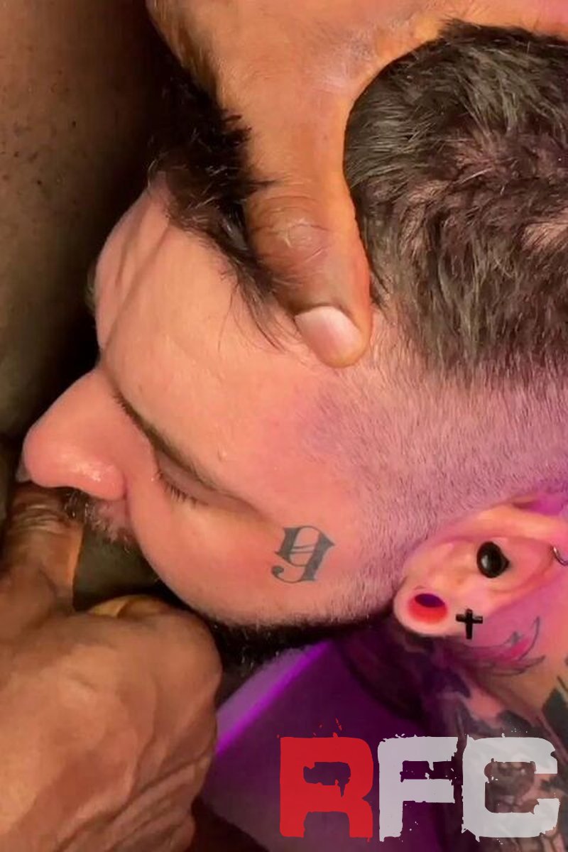 Dicked Down - Screenshot 1 of 4 - Big Muscle Guys
