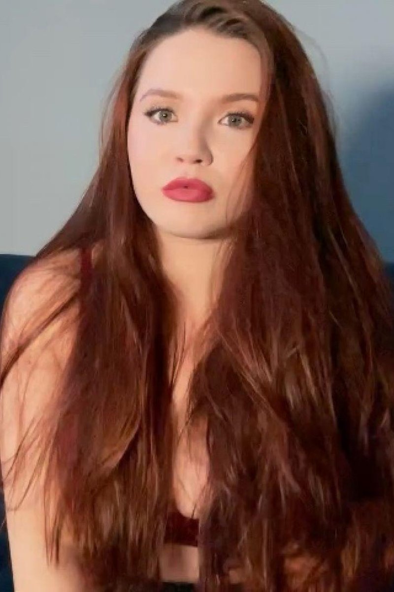Ponytail Playing - Screenshot 1 of 4 - Big Tits