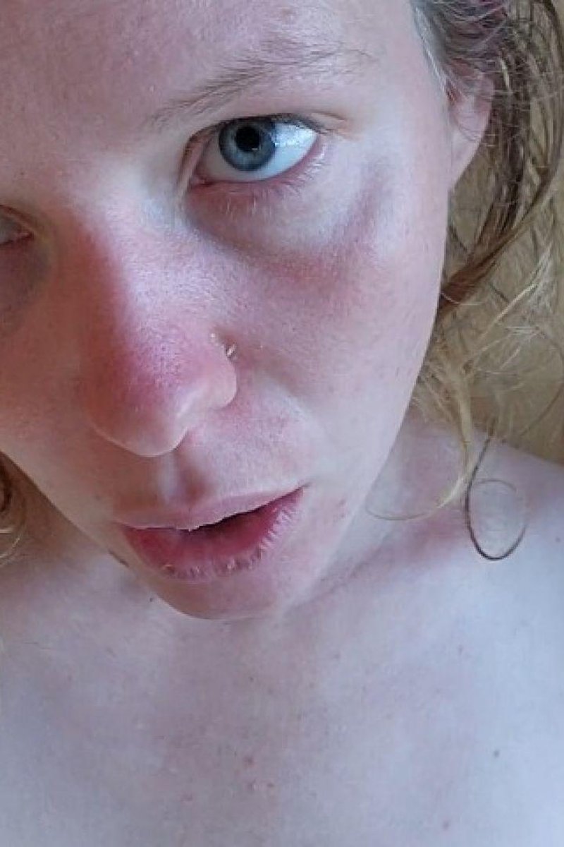 Petite Burping Girl Burping Big And Almost Nonstop - Screenshot 1 of 4 - Big Burps