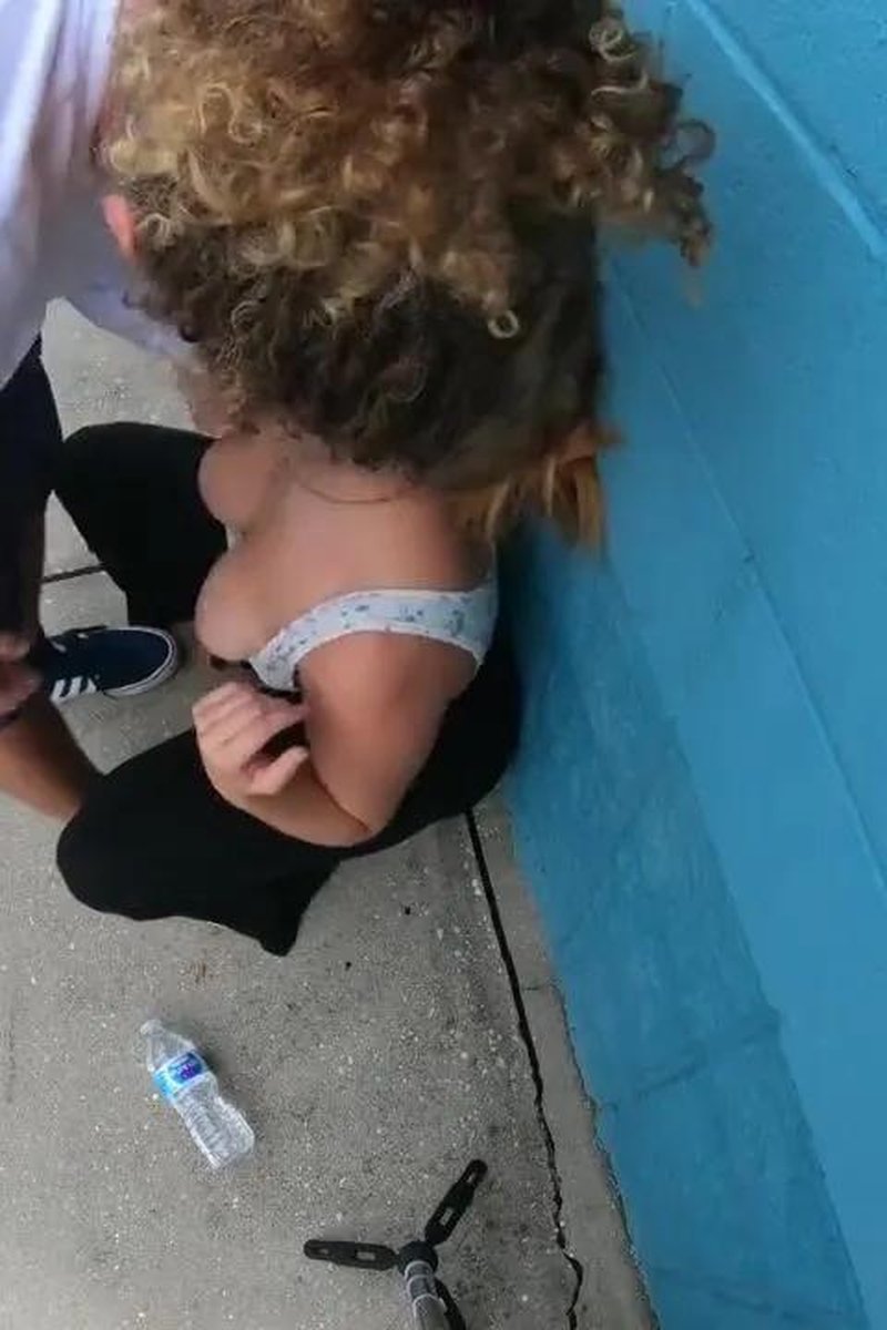 Dealing With A Brat On A Road Trip - Aggressive Public Fingering - Screenshot 1 of 4 - 60 FPS