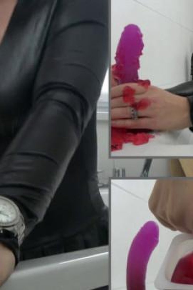 Messi Dildo - Screenshot 1 of 4 - Bathroom