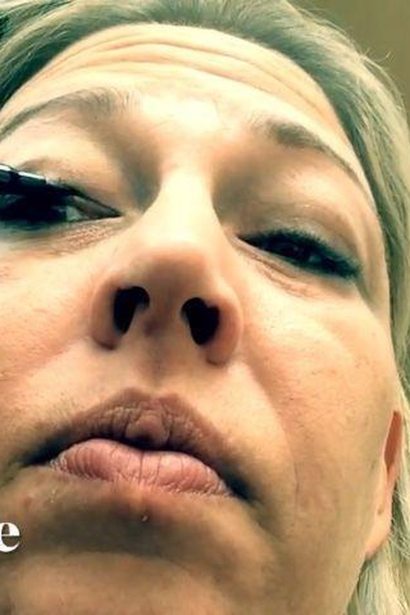 Upclose Eye Makeup - Screenshot 1 of 4 - Eye Contact