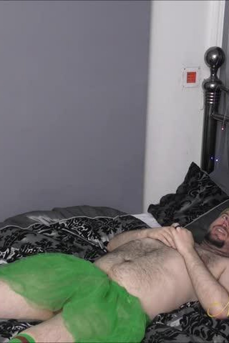 Edging The Elf - Screenshot 1 of 4 - BDSM