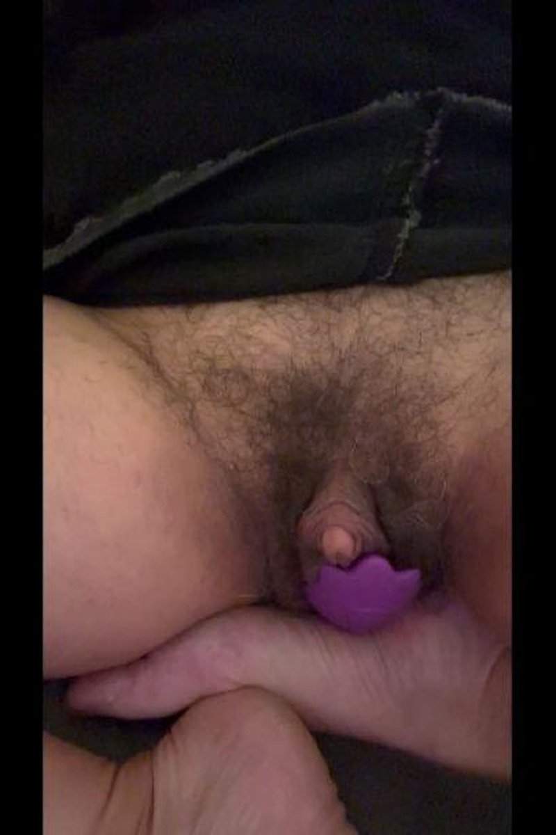 Vibrator Riding - Screenshot 1 of 4 - Big Clit